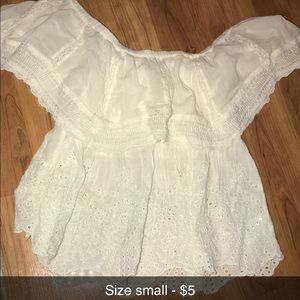 Women’s : tank tops, sweater, shirt. Men’s: jeans